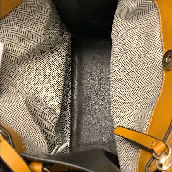 Kate & Alex crossbody purse - Picture 4 of 6